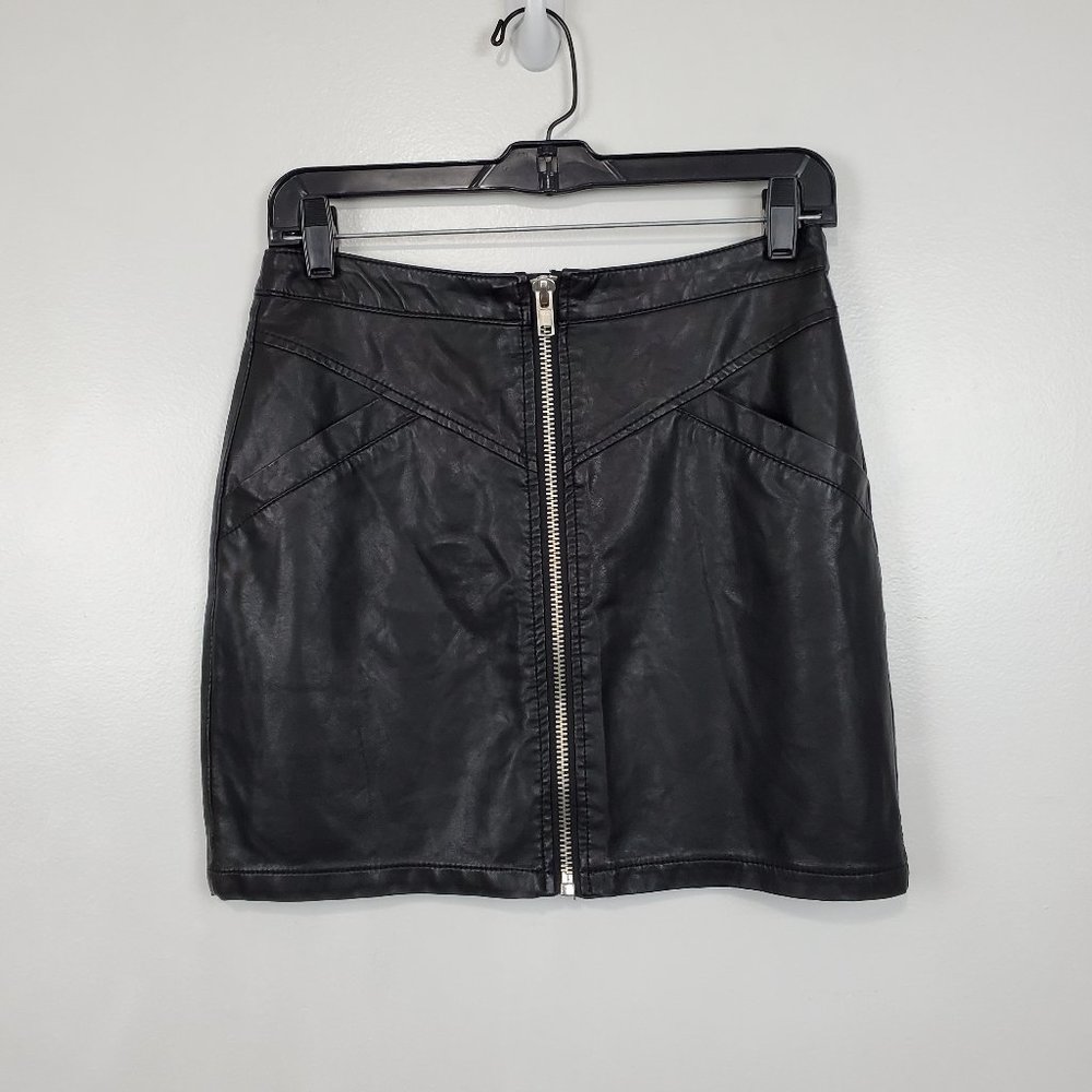 Forever 21 Black Faux Leather Zip Front Mini Pencil Skirt NEW NWT Size 8